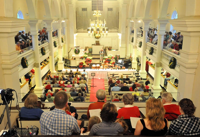 Staff photo by Michael G. Seamans The annual Global Celebration of Christmas Service at Lorimer Chapel at Colby College Saturday evening.