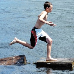 Richmond days lobster crate race