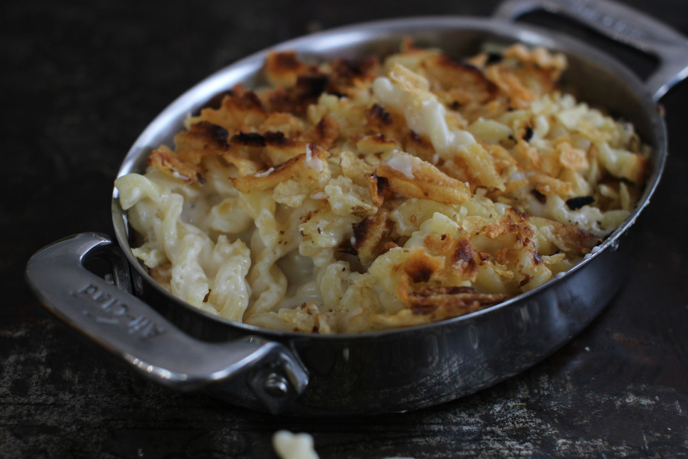 Potato chip baked macaroni and cheese