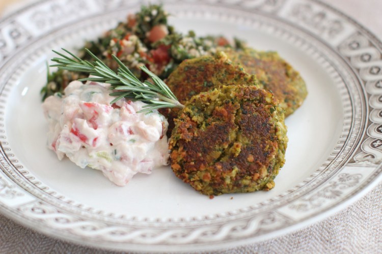 Spicy cashew falafel with tomato-tahini yogurt sauce