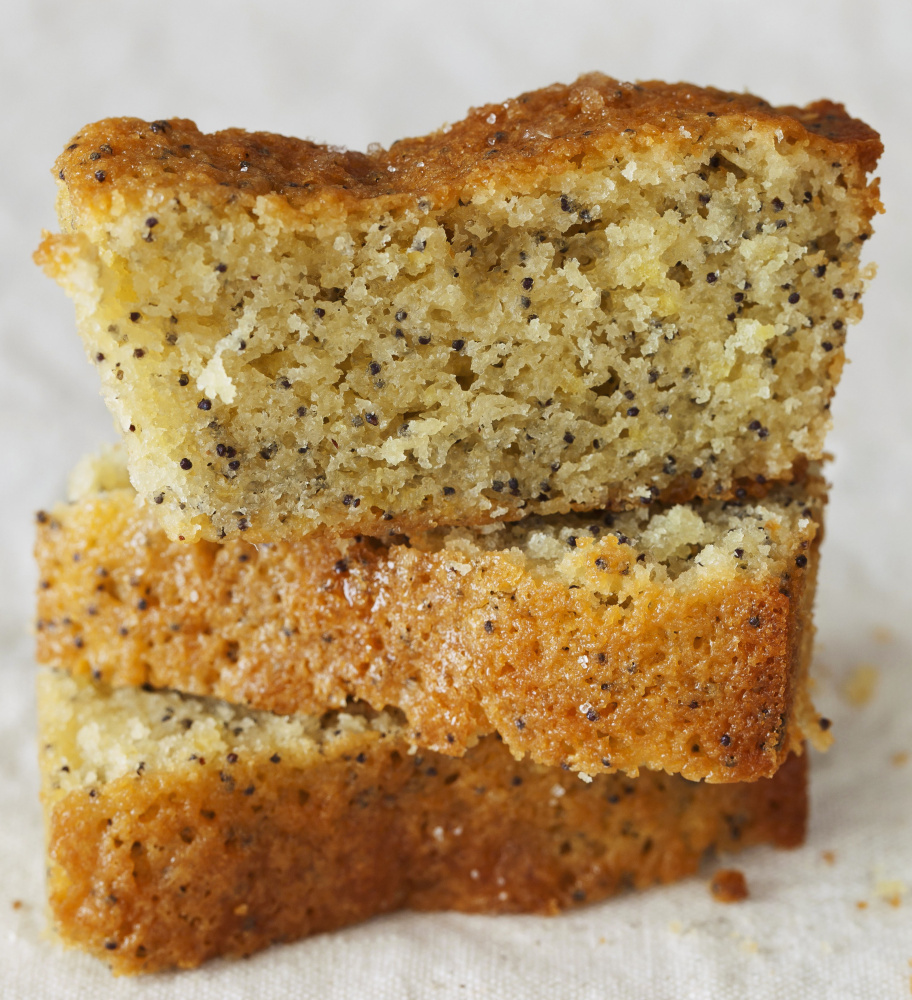 Lemon cake with poppy seeds