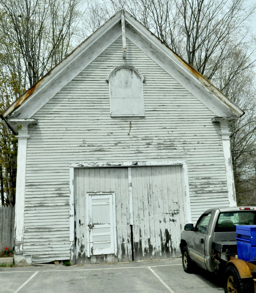 Lead paint found at the Old School House, at 97 Church St. in Oakland, isn't deterring the Oakland Area Historical Society's plans to spruce up the 2-century-old building.