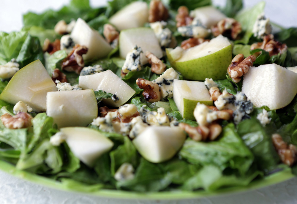 Pear salad with romaine and Stilton.