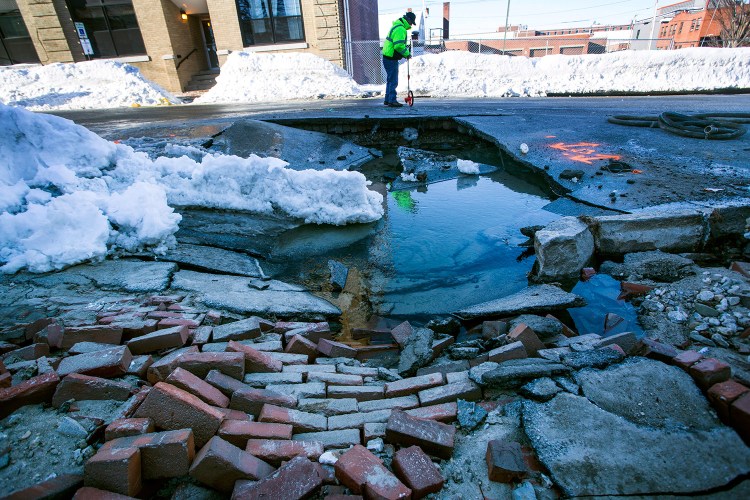 A water main break on Preble Street flooded the road and prompted a boil-water order for Munjoy Hill residents in the area northeast of Sheridan Street on Friday.