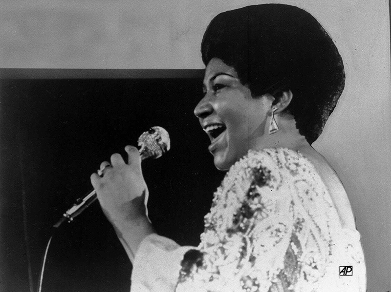 Aretha Franklin singing in 1972.