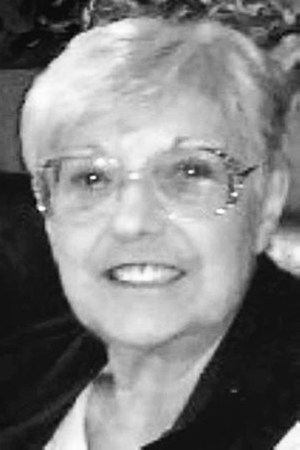 Shirley Winifred (Thomas) Foxwell
