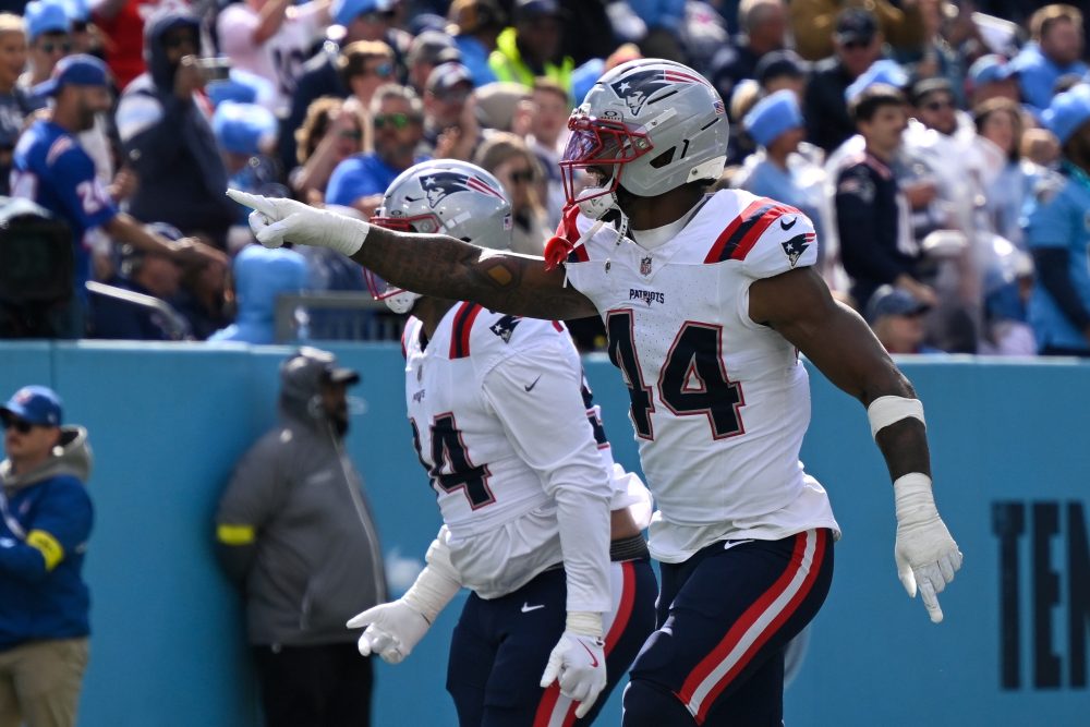 Patriots Titans Football